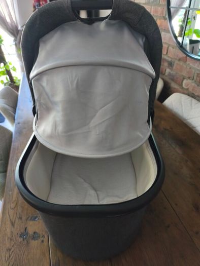 Uppababy bassinet V2 . One stain but can zip off and be washed.