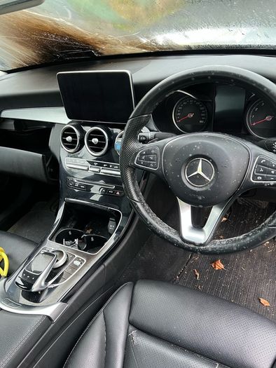 Breaking Mercedes c350e 2016 c class w205 hybrid