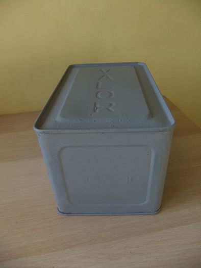 Old Valor Parrafin Esso Blue Tin