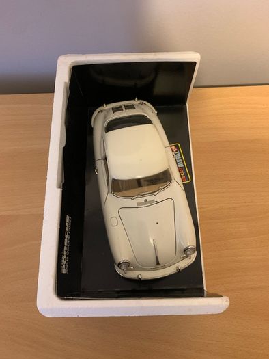 1/18 Burago Model Car Porsche 356 B Coupe 1962