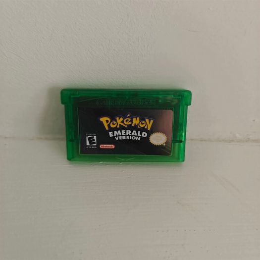 Pokemon Emerald Gameboy Advance GBA