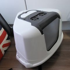 cat corner litter box