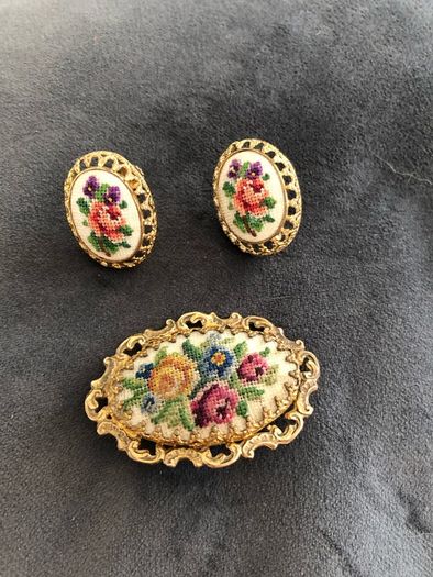 brooch and earrings set