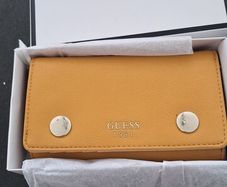 Genuine Guess Purse. brand new