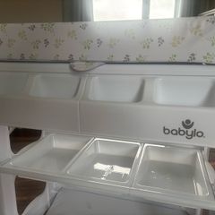 Babylo changing table with built in bath.