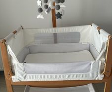 Snuzpod 4 with cot mobile and mattress protector