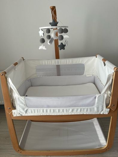 Snuzpod 4 with cot mobile and mattress protector