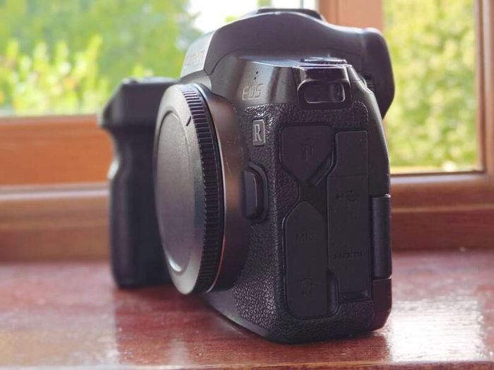 Canon EOS R body only