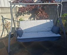 Garden swing