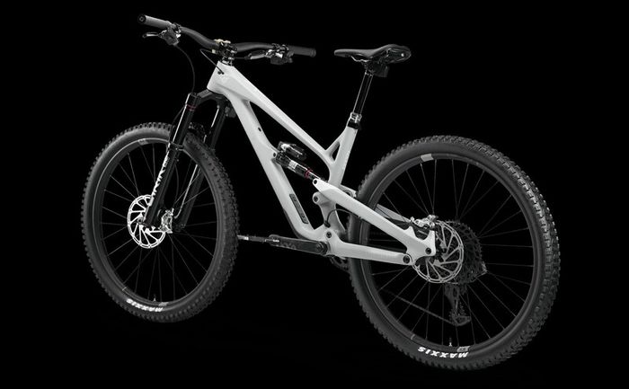 Brand New YT Jeffsy Uncaged 6 (large)