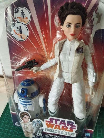 Star Wars Forces of Destiny  Princess Leia & R2-D2 Set
