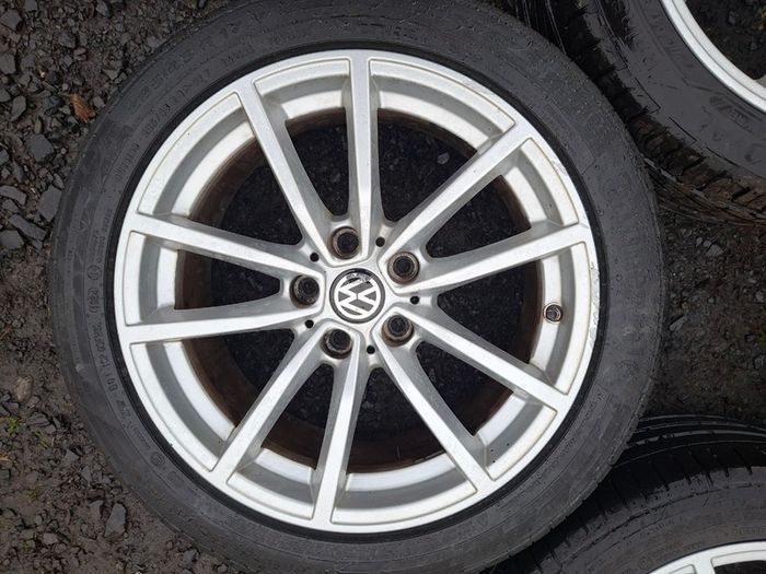 17" Vw Alloys with tyres