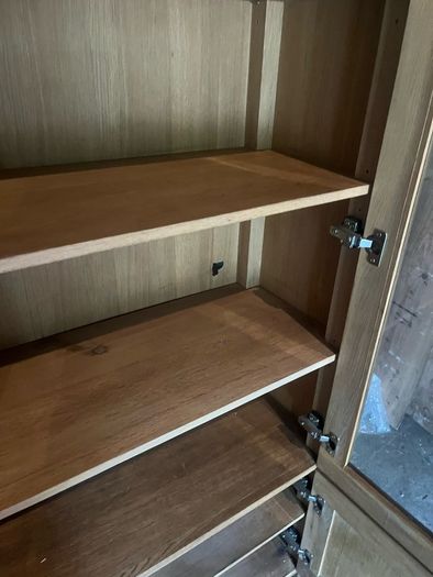 Solid OAK display cabinet.OAK shelves