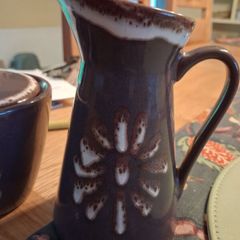 Delphi milk jug and sugar bowl set