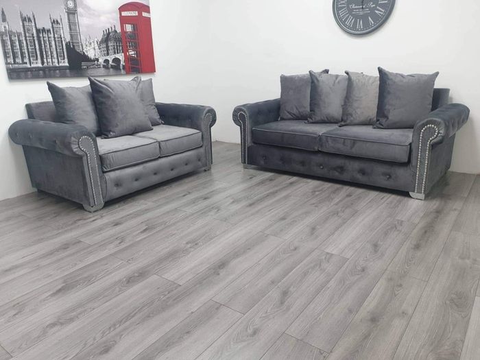 Massive Sale On Brand New Sofas. Multiple Stylist Options Available. Recliner,non Recliner, Leather And Fabric Couches
