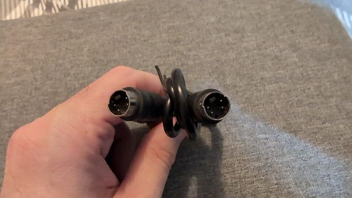 Mini DIN cable
