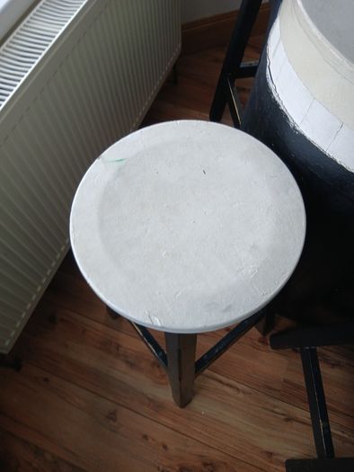 Guinness barrel table with 4 matching stools