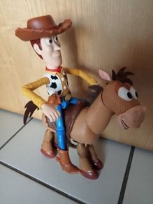 Toy Story 4 Woody & Bullseye