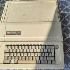 Apple II Computer Vintage Apple IIe Fully Working. FREE SHIPPING