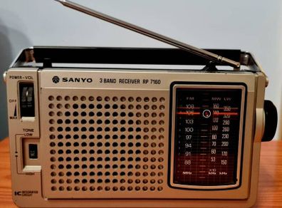 Sanyo RP 7160, Vintage radio, 1981, perfect working condition.