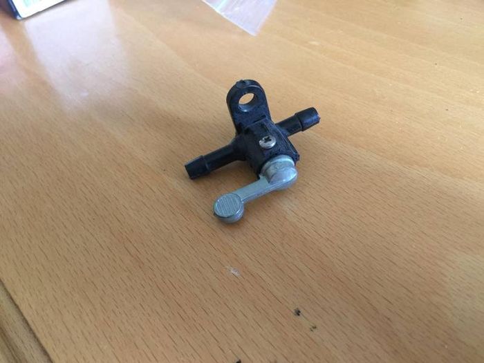 Inline Fuel Filter 8mm Pipe 6.5mm Mounting
