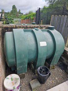 Oil tank