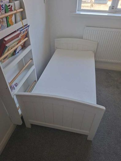 Mamas & Papas Toddler Bed (White) + Baby Elegance Mattress