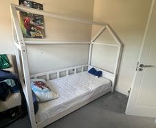 Single bed