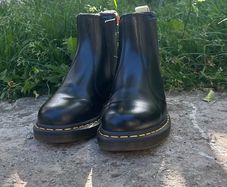 Dr. Martens Chelsea vegan boots