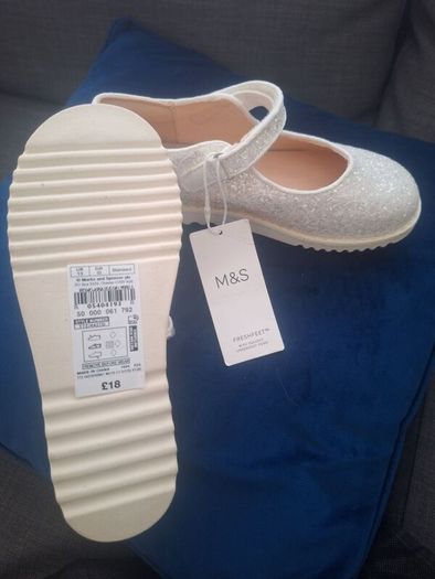 Girls shoes