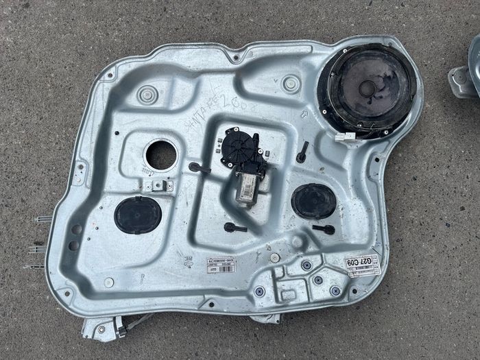 Hyundai Santa Fe Window regulator and Motor