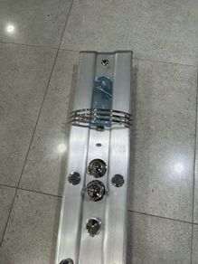 Shower unit with body jets