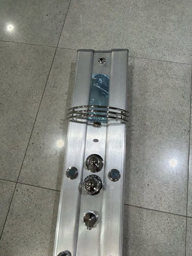 Shower unit with body jets