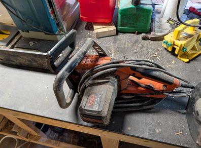 Black+Decker CS2245 electric chainsaw