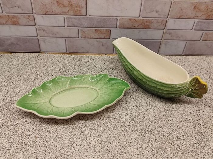 Vintage Royal Winton Green Leaf Gravy Boat and Underplate Pristine Condition