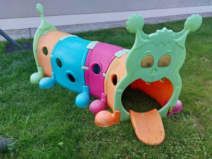Kids Caterpillar Tunnel
