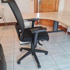 Black netback executive office chairs