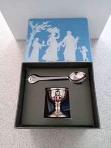 Wedgewood london bear and egg cup.