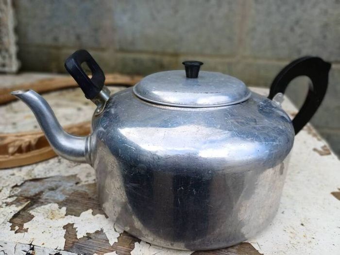 Vintage 6 Pint Aluminium Kettle