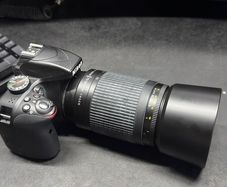 nikon d3300 + 70mm-300mm lens + carry bag