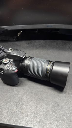 nikon d3300 + 70mm-300mm lens + carry bag