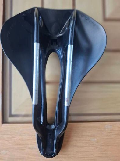 Selle Italia Model X Green Superflow saddle.