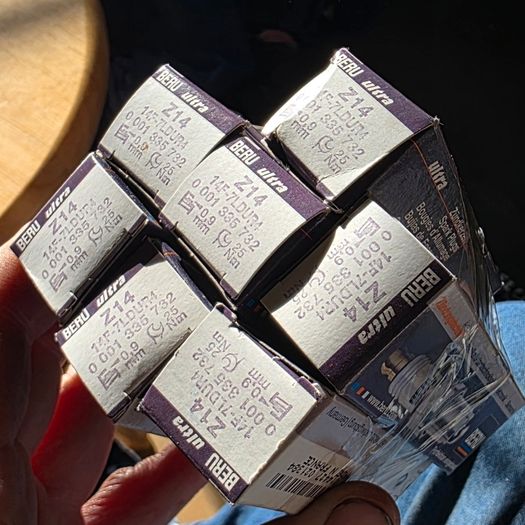 500+ Bosch Beru Spark Plugs JOT LOT
