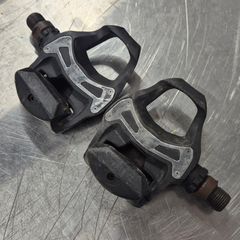Shimano PD-R550 SPD-SL road bike clipless pedals.