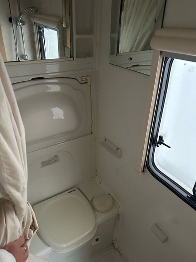 NI 2002 Autoquest 100 2.3 TD 4-Berth