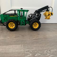 Lego Technic 42157 John Deere 948L-II Skidder