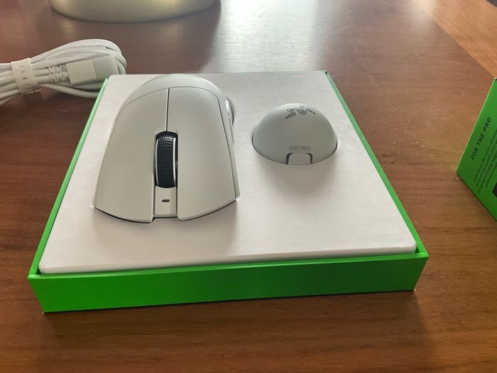 Razor Deathadder V4 White edition