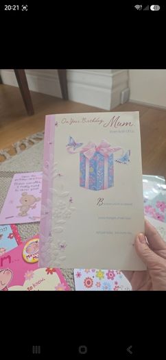 Bundle of 25 birthday cards for Mums.   No envelopes with them.