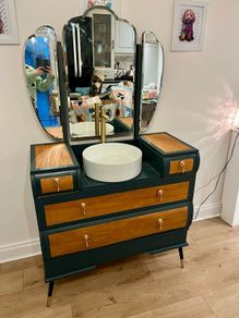 A Striking, Bespoke Bathroom Vanity