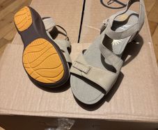 Dansko ladies  leather sandles